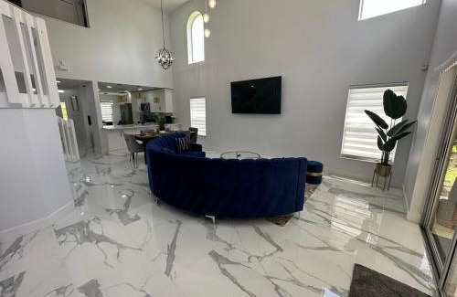 Haines City Casa | Modern Fully updated Southern Dunes Home - Golf Course Views