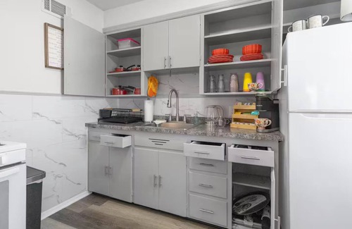 St. Joseph Casa | Modern Garden 1BR - Laundry + Pets OK - Quiet