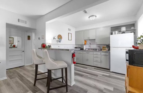 St. Joseph Casa | Modern Garden 1BR - Laundry + Pets OK - Quiet