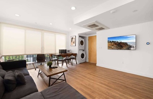 Downtown Los Angeles Hotel | Modern Gateway USC