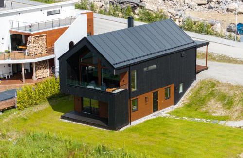 Hafslo Apartamento | Modern Gem by Beautiful Lake Hafslovatnet