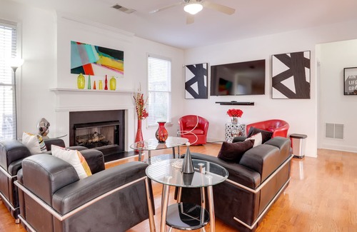 Lawrenceville Casa | Modern Georgia Vacation Rental w/ Private Pool!