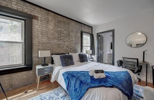 Lower East Side Apartamento | Modern Getaway in McKinley & Brady District
