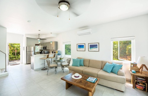 The Bight Villa | Villa de playa 2020 de nueva construcción | 250 pasos a la playa de Grace Bay | Piscina propia