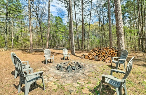 Higden Casa | Modern Greers Ferry Escape with Deck and Fire Pit