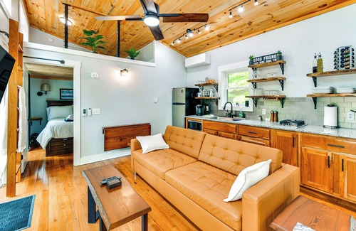 Paris Casa | Modern Hersey Tiny Home w/ Private Hot Tub!