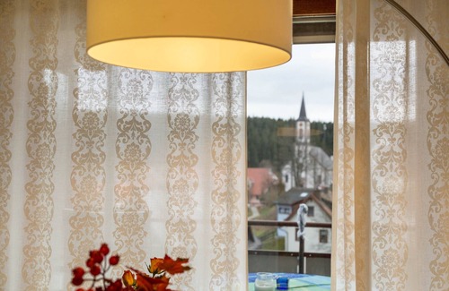 Schoenwald Apartamento | Moderno apartamento vacacional "Nina" con vistas a la montaña, balcón, sauna y piscina