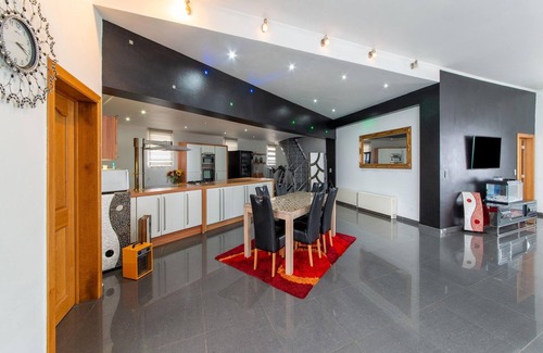 Ensival Casa | Modern Holiday Home in Verviers with Indoor Pool