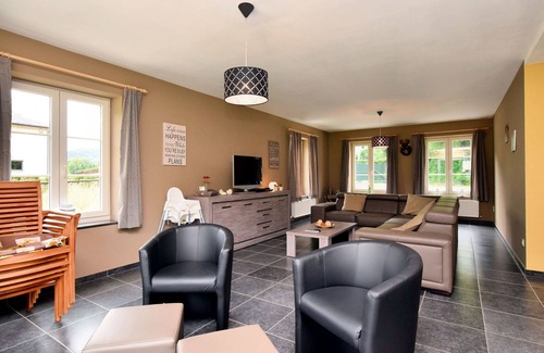 Hastiere-Lavaux Casa | Moderna casa de vacaciones en Hastiere cerca del bosque