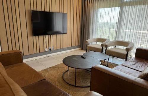 Menlyn Apartamento | Modern holiday home