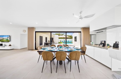 Koyari Casa | Modern Home *5 minutes to Eagle Beach*