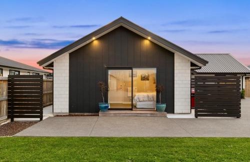 Blenheim Casa | Modern home away from home