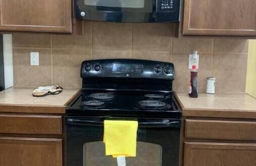 Gonzales Casa | Modern Home & covenant between Baton Rouge and New Orleans close to I-10