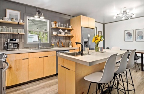 Morganton Casa | Modern Home Designed for Fun! Game-Room, Outdoor Kitchen, Firepit