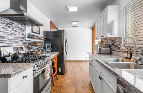 Hillcrest Casa | Modern home near UVU and BYU with hot tub and mountain views