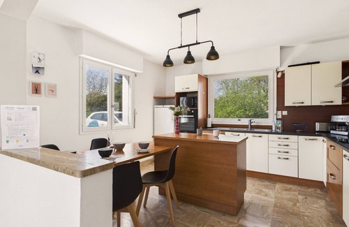 Concarneau Chalet De Esquí | Casa moderna para 12, amplio jardín, terraza