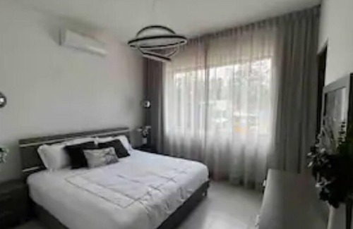 Ciudad Cariari Casa | Modern house in private condo