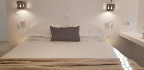 Paros Casa | Modern House near Parikia with 3 bedrooms & 2 bath
