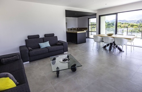 Cirendinu Villa | MODERN VILLA PORTO VECCHIO ACONDICIONADO PISCINA AL MAR / MONTAÑA