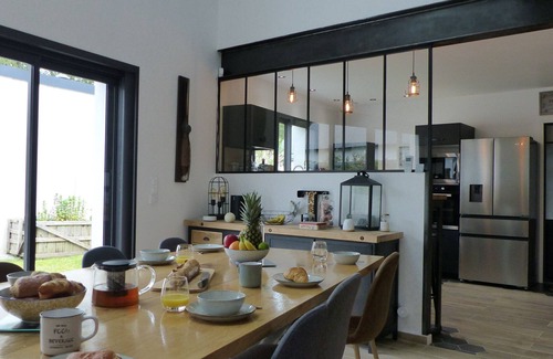 Crach Casa | Modern house with swimming pool