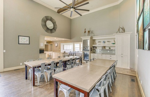 Garden City Casa | Modern Huge Home! 11,500 sq. ft! Family Reunions or Big Group! Perfect Location