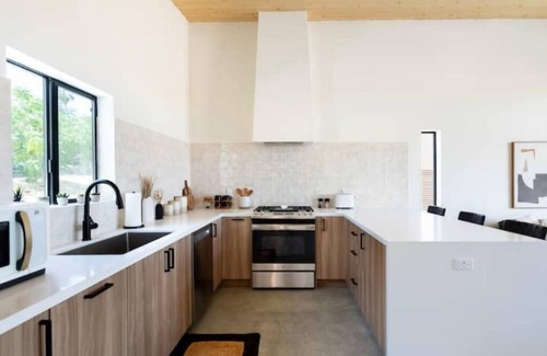 Joshua Tree Casa | Modern Joshua Tree Village Home