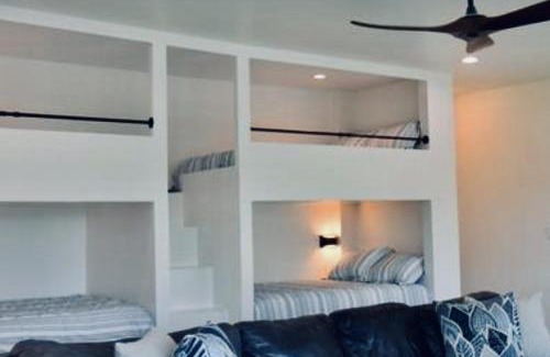 Kingsland Casa | Modern Kingsland Home with River Access & Kayaks home