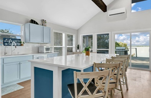 West Tawakoni Casa | Modern Lake House Getaway for Relaxing with Family & Friends