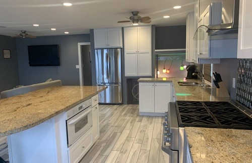 Clear Lake Casa | Modern lakefront 3BD/3BR house breathtaking views