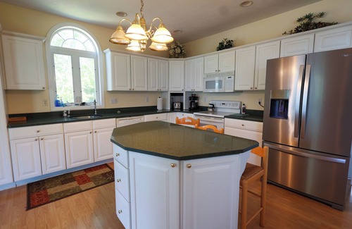 Meredith Casa | Frente al lago moderno de 4 recámaras, 3 baños, casa cerca del centro Meredith, hermosas vistas