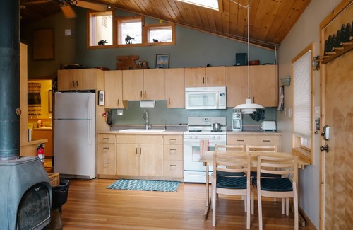 Isabella Cabina | Casa escandinava en alquiler. Retiro para escritores, artistas, esquiadores