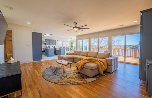 Eufaula Casa | Modern Lakeside Retreat