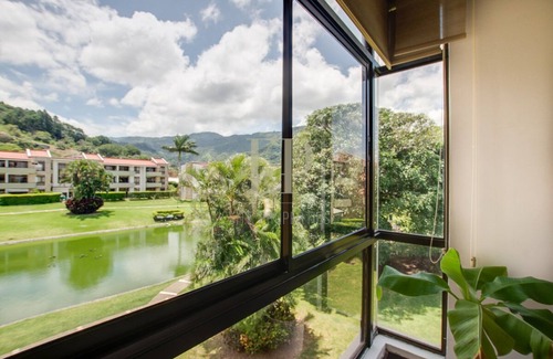 Santa Ana Apartamento | Modern Lakeview Penthouse: Pool,Gym,Office space,A/C