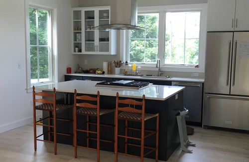 Camden Casa | Modern, Light-filled, Quiet Home within 5 Minute Walk to Harbor and Beach
