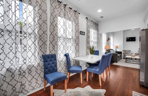 Metropolitan Casa | Modern Living in Thomas Square! Centrally located to Downtown & Tybee Island!