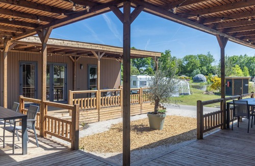 Nieuw Heeten Casa | Modern lodge for 4 guests with panoramic nature views, covered terrace and rain shower bathroom in the Sallandse Heuvelrug.