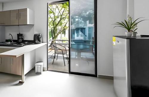 Granada Apartamento | Modern Loft in Cali’s Heart | Salsa Clubs & Cafés