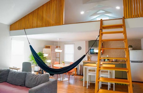 Seybold Casa | Modern Loft, perfect romantic getaway