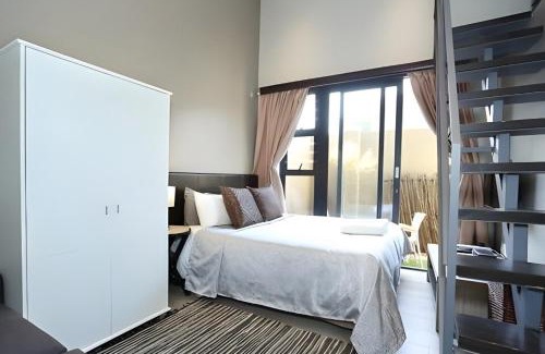 Kareeberg Apartamento | Modern Loft with Free Parking & Wi-Fi close to Sandton & CBD
