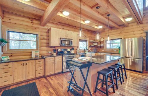 Pine City Casa | Modern Log Cabin with Rec Room, Steps to Lake!