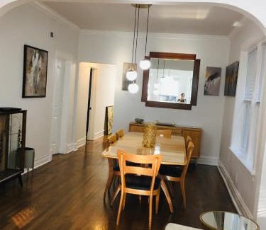 Logan Square Apartamento | Modern Logan Square 1 bedroom Flat