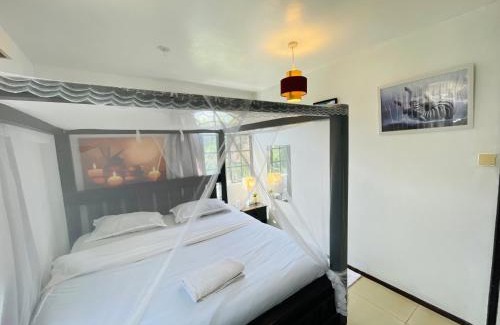 Langata Apartamento | Modern Luxe Apartment with King Bed in Karen