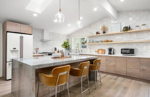 Serra Mesa Casa | Modern Luxe Mission Valley 3 BR with Game Room