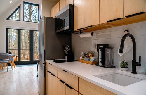 Catskill Casa | Modern Luxurious Cabin, Catskills - The Tiny Nook