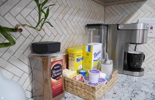 Cedar Park Apartamento | Modern/Luxury 2 bdrm- KING Bed- University City