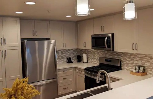 Irvine Casa | Modern, Luxury, 2 Bedroom (3 Bath) Townhome