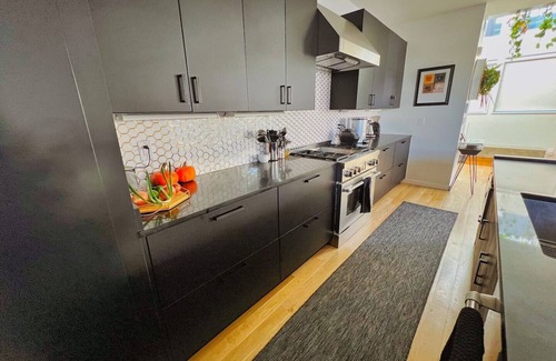 Villa Park Casa | Modern Luxury 4 Bed Home 7 Mins to Broncos Stadium