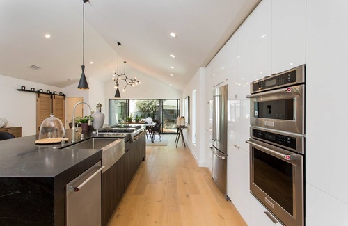 Larchmont Casa | Modern Luxury Bungalow with a Pool in Larchmont Village