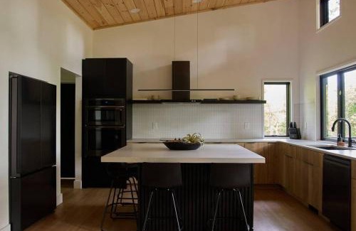 Ellijay Chalet De Esquí | Modern luxury cabin with hot tub on river
