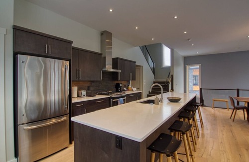 East Kootenay Casa | Modern luxury chalet with incredible Ski in/Ski out access